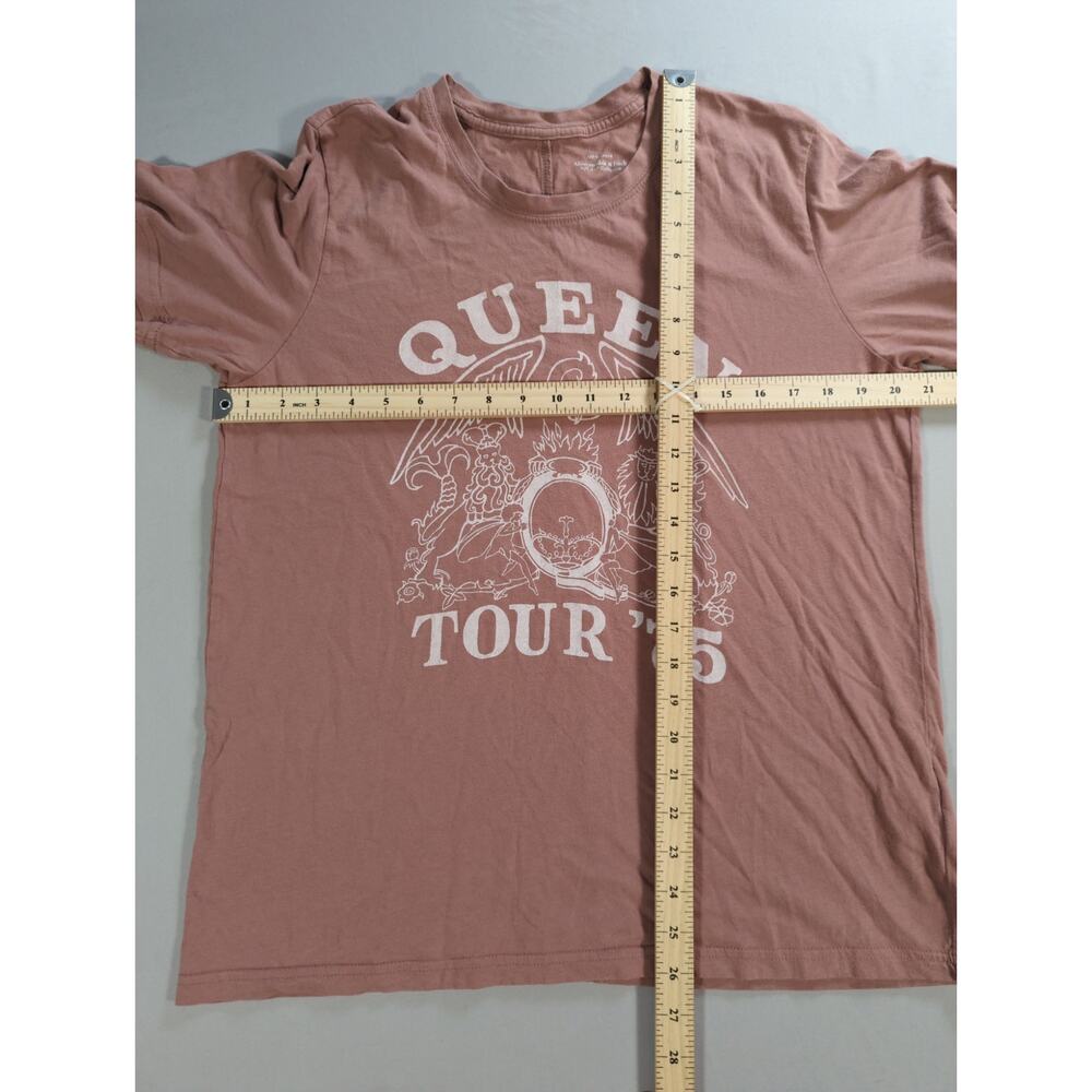 Abercrombie Queen Tour '75 Tee M Pink Soft A&F Collection Band Graphic Shirt - Picture 6 of 13